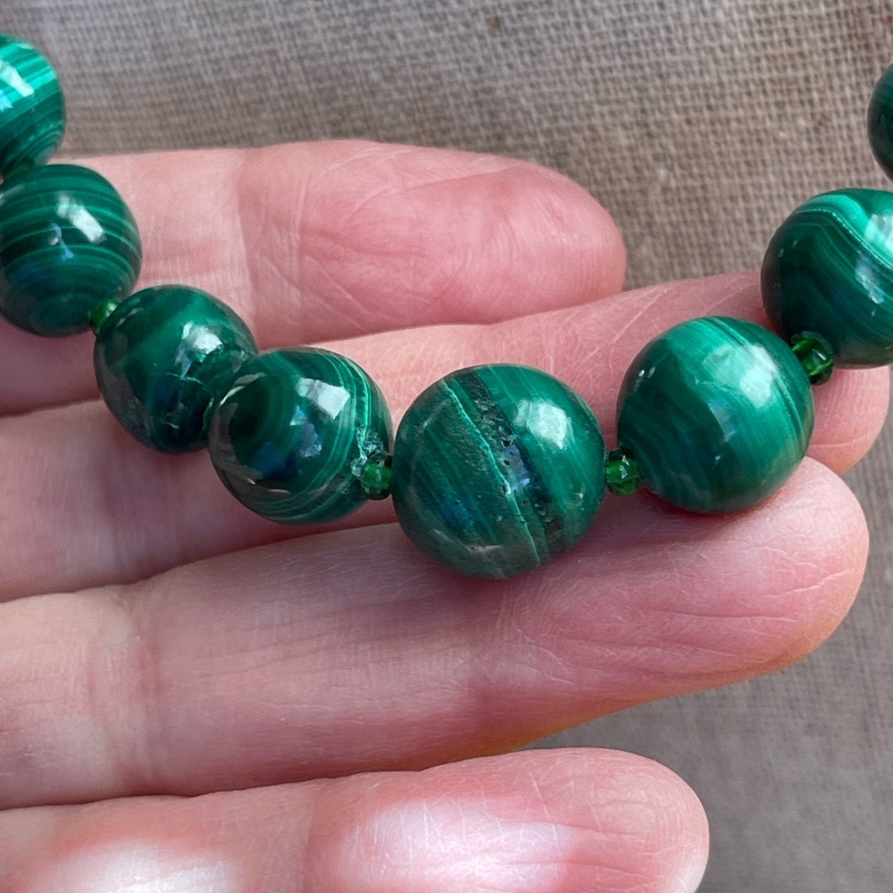 Vintage graduated malachite bead necklace excellent condition - Picture 4 of 10